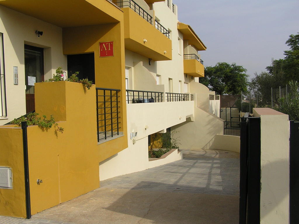 Apartamentos Turisticos Los Girasoles Espartinas Kültér fotó